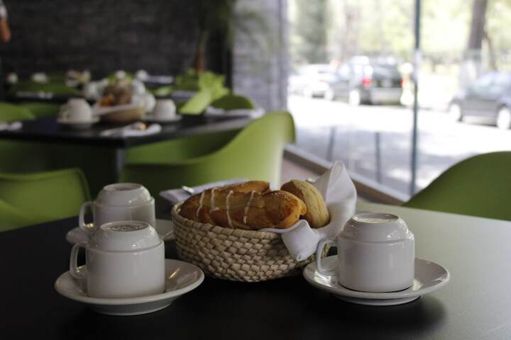 Dining 60 of 63