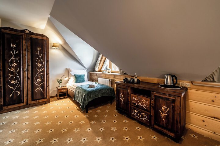 Room 17 of 52