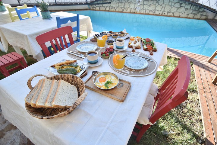 Breakfast/Coffee Service 54 of 98