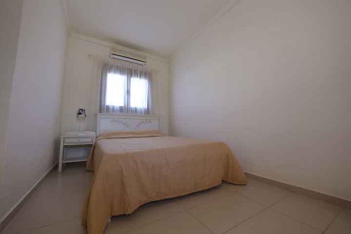 Room 21 of 32