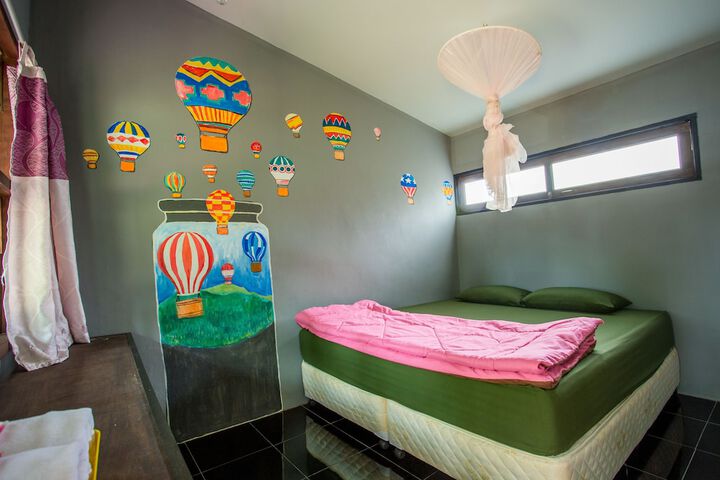 Room 7 of 37