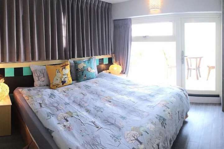 Room 42 of 185