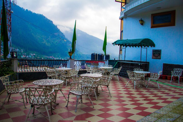 Terrace/Patio 90 of 98