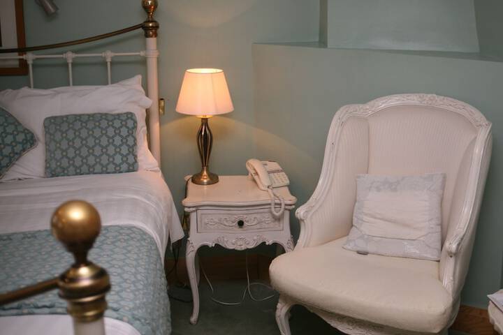 Room 13 of 51
