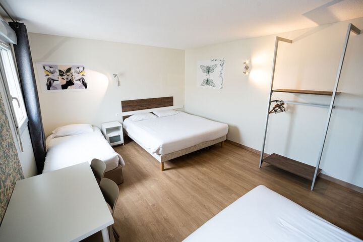 Room 17 of 48