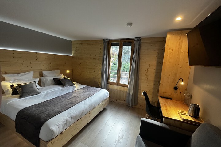 Room 5 of 50