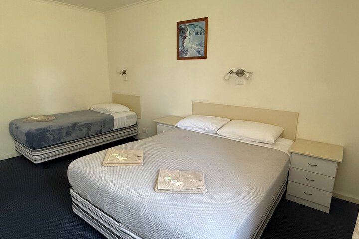 Room 16 of 64
