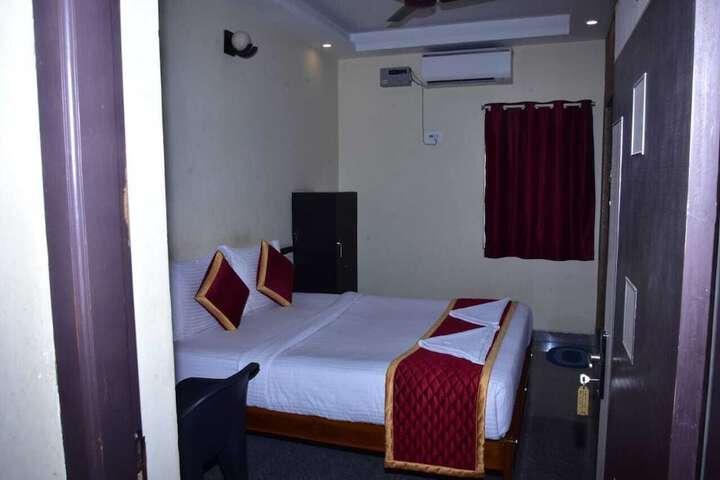 Room 4 of 14