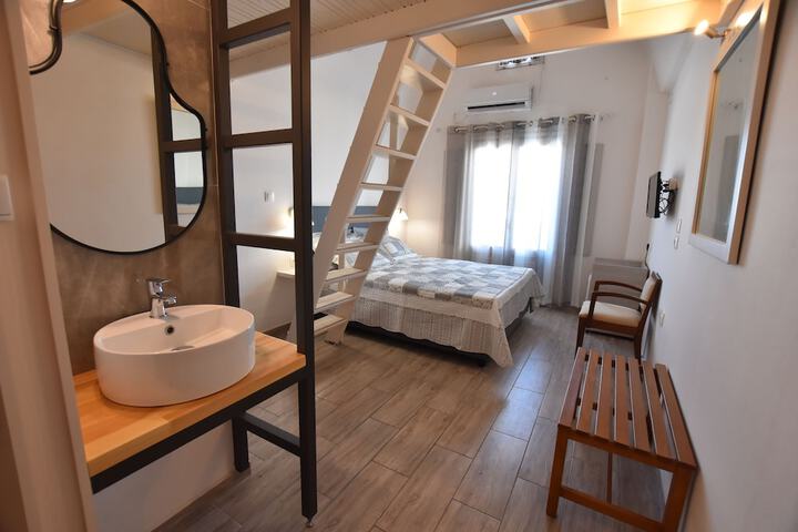 Room 21 of 53