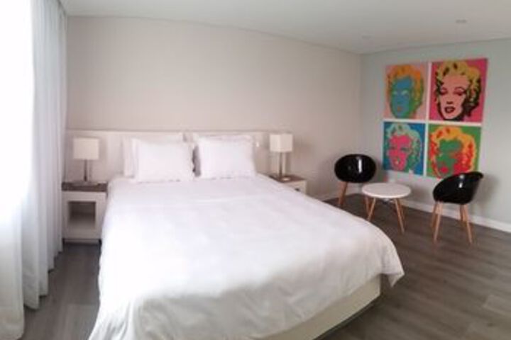 Room 13 of 22