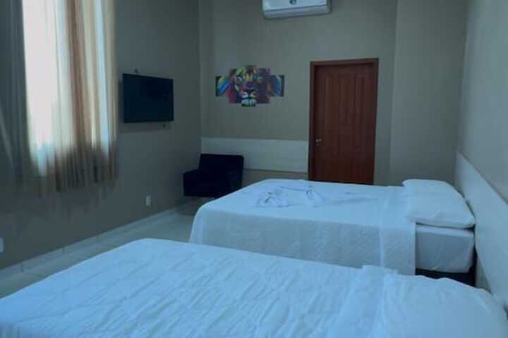 Room 4 of 12