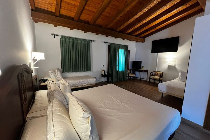 Room 45 of 119