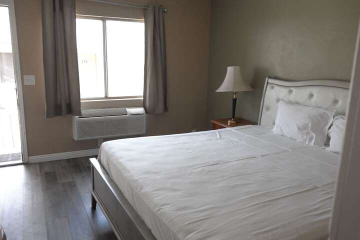 Room 14 of 90