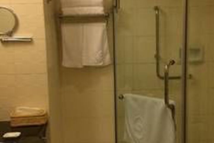 Room 47 of 143
