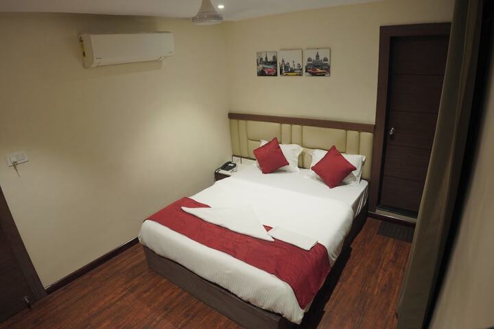 Room 12 of 29