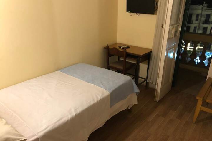 Room 2 of 36