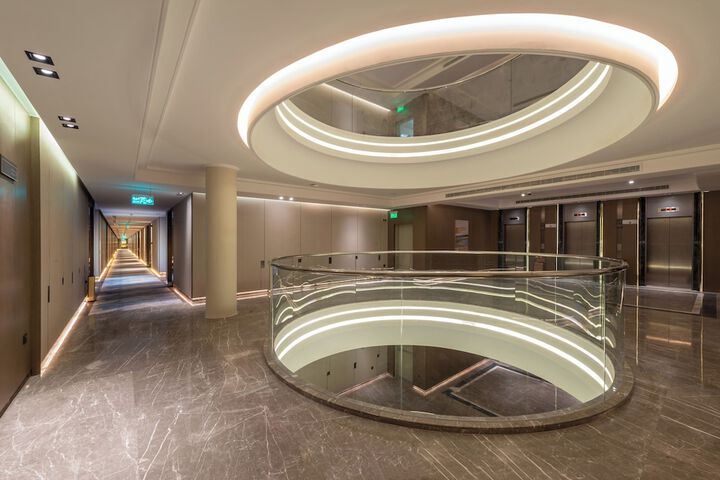 Ballroom/Hall 73 of 80