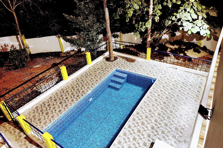 Pool 14 of 19
