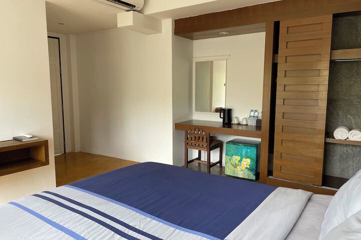 Room 14 of 30