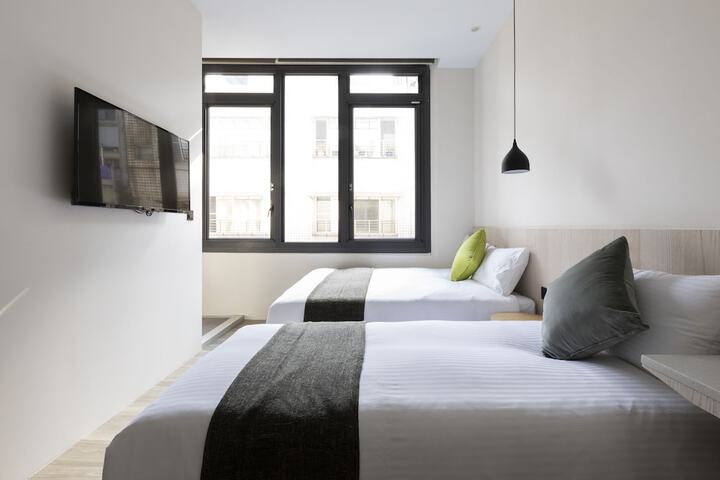 Room 25 of 66