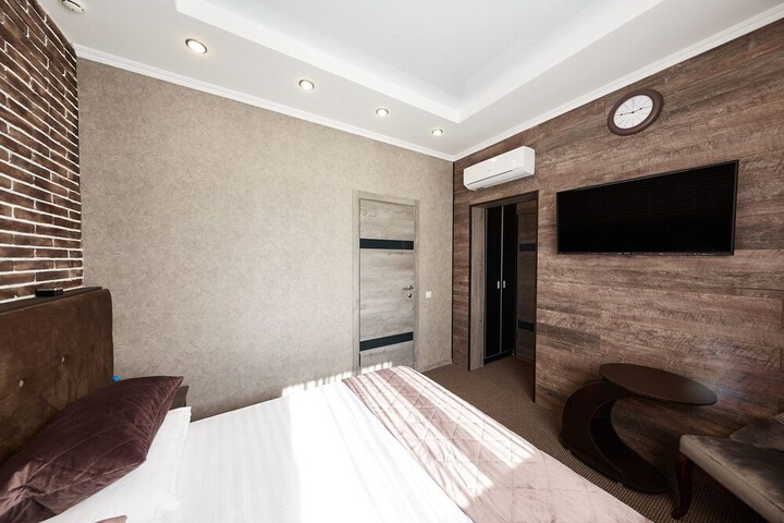 Room 20 of 33