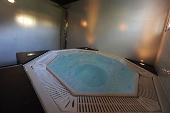 Spa 34 of 40