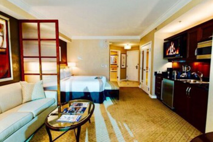 Room 32 of 40