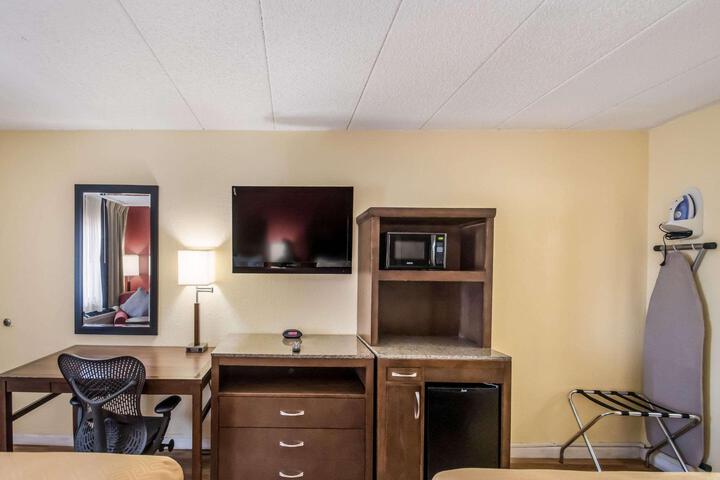 Standard Room, King or Two Doubles (9 of 15)