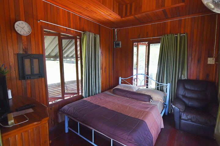 Room 6 of 38
