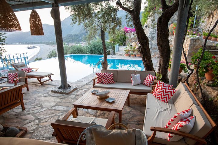 Hotel with Pool