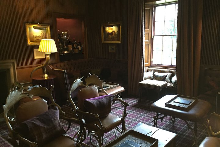Lounge 159 of 176
