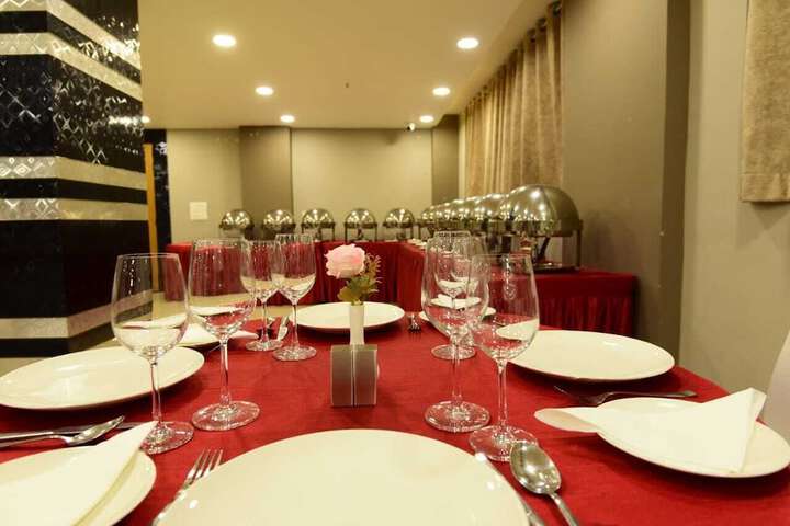 Ballroom/Hall 18 of 19