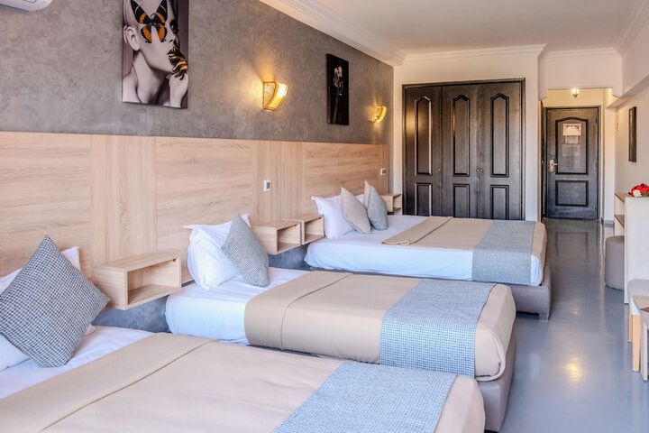 Room 21 of 74