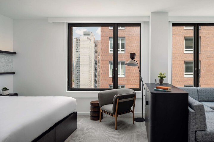 Room 12 of 62