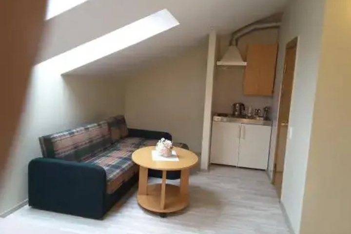 Room 11 of 12