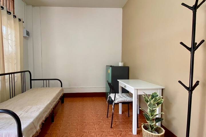 Room 8 of 40
