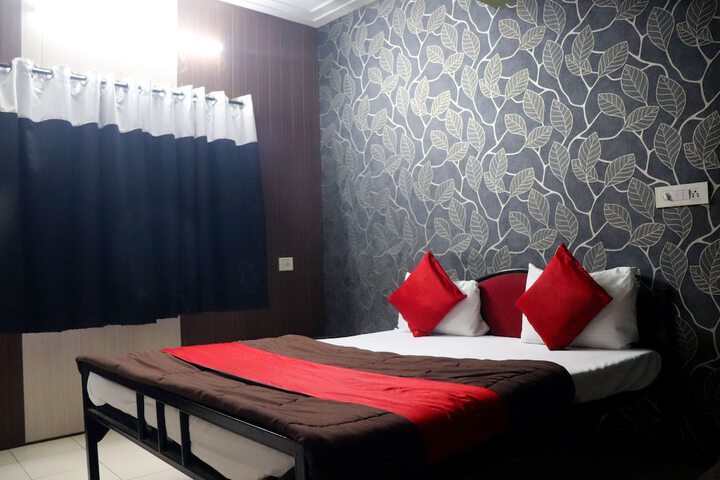 Room 10 of 34