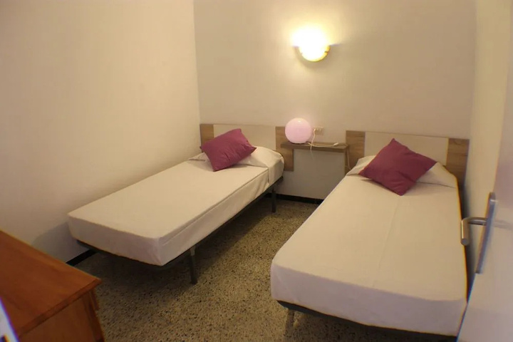 Room 6 of 20