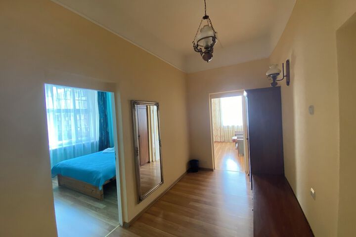 Room 205 of 272
