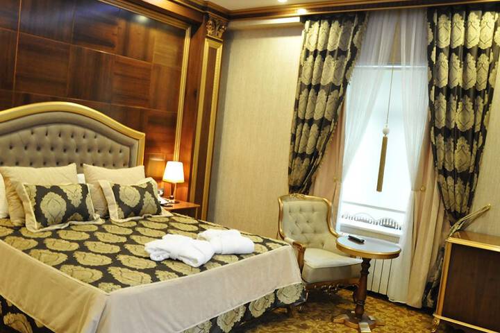 Room 6 of 26