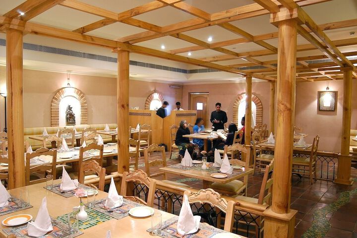 Dining 66 of 80