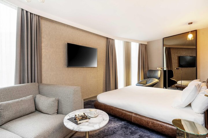 Room 42 of 119