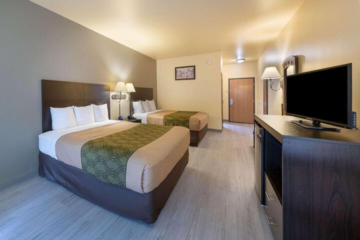 2 Queen Beds (1 of 2)