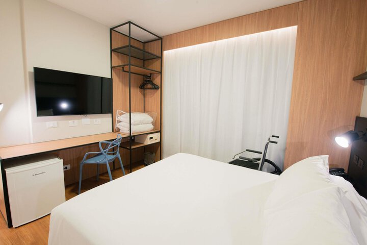 Room 10 of 86