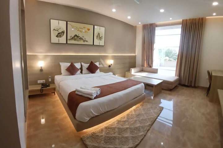 Room 10 of 60