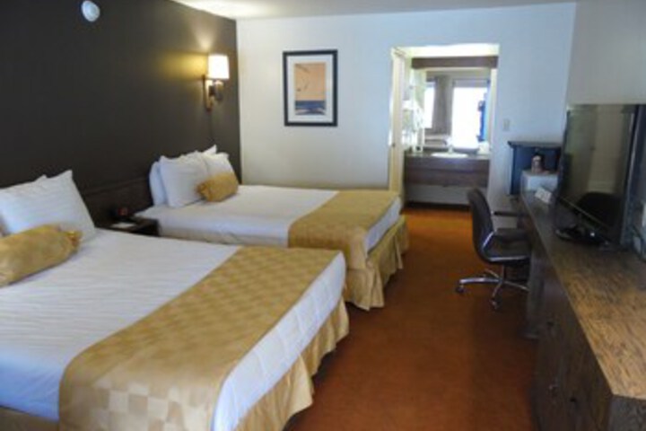 Room 18 of 28