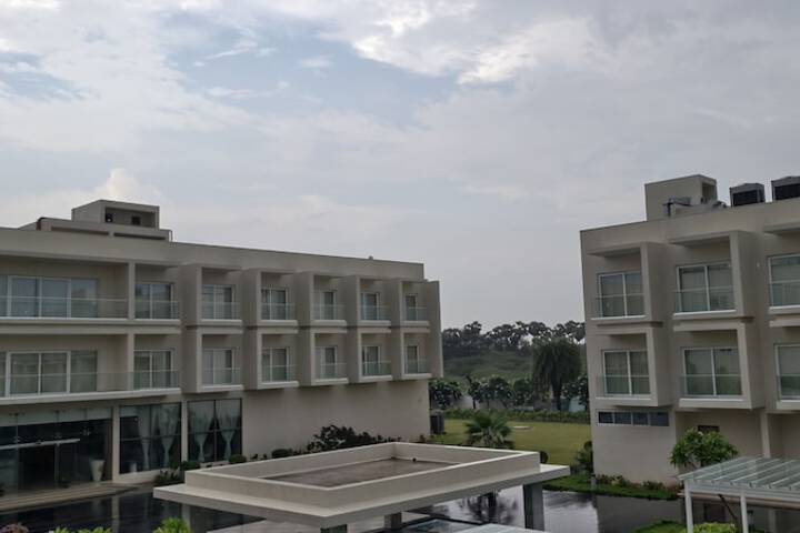 Hotel 33 of 41