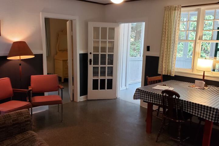 Room 82 of 215