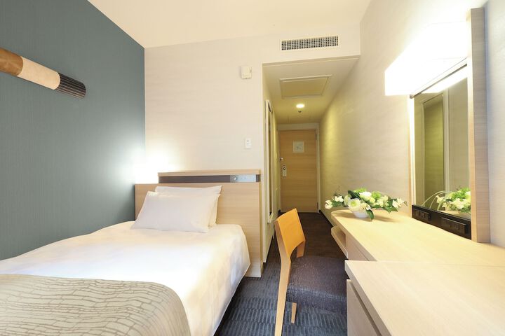 Room 25 of 42