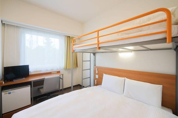 Room 7 of 24